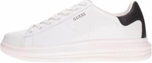 Sneakers bianche uomo, scarpe bianche uomo, sneakers guess bianche, sneakers bianche alla moda, tendenze sneakers uomo, sneakers uomo bianche pelle